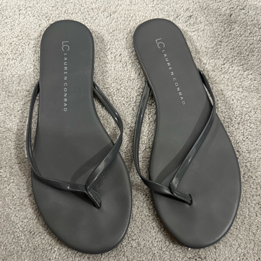 LC Lauren Conrad Black Slim-Strap Flip Flop Sandals